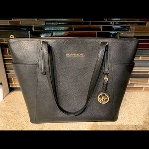 Michael Kors purse - large